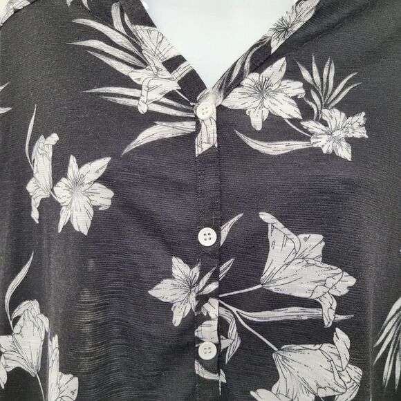 2/$20 Lily Morgan Black & White Flower Pattern Button Down Top Blouse Size: M - Picture 5 of 8